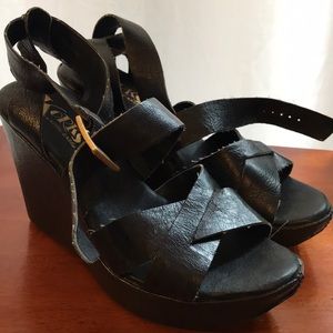 Korks by Kork-Ease Black leather wedges